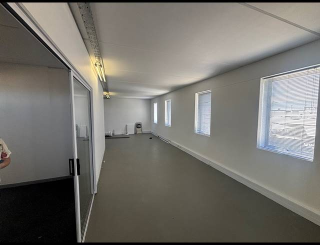 103M² WAREHOUSE TO LET IN FIRGROVE